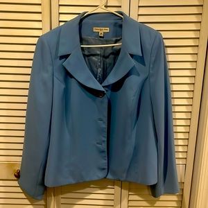 Women’s light blue round neck blazer
